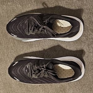 Hoka womens size 9B shoe.